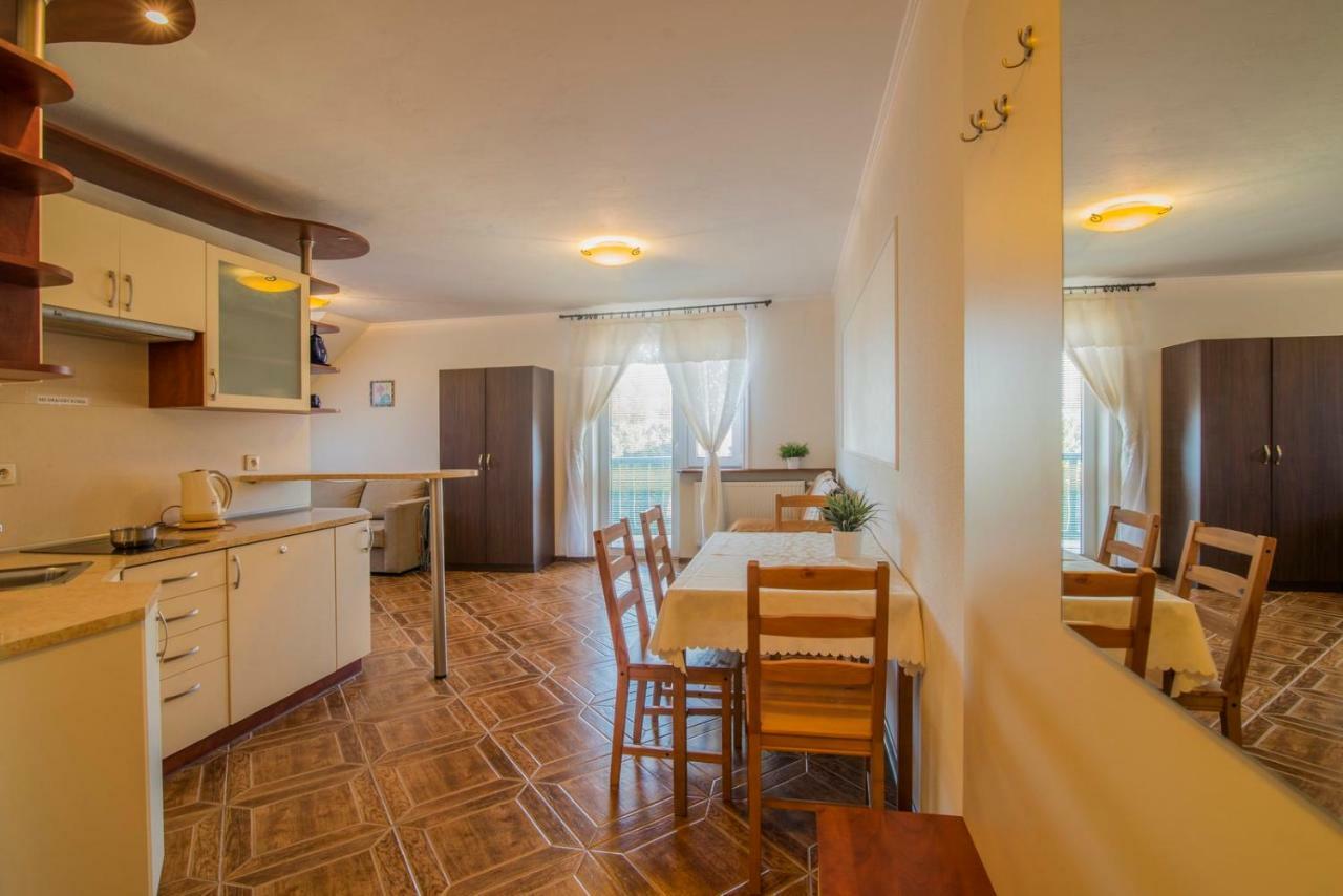 Pionow Rodzinne Apartamenty Urocza 10 Krynica Morska Buitenkant foto