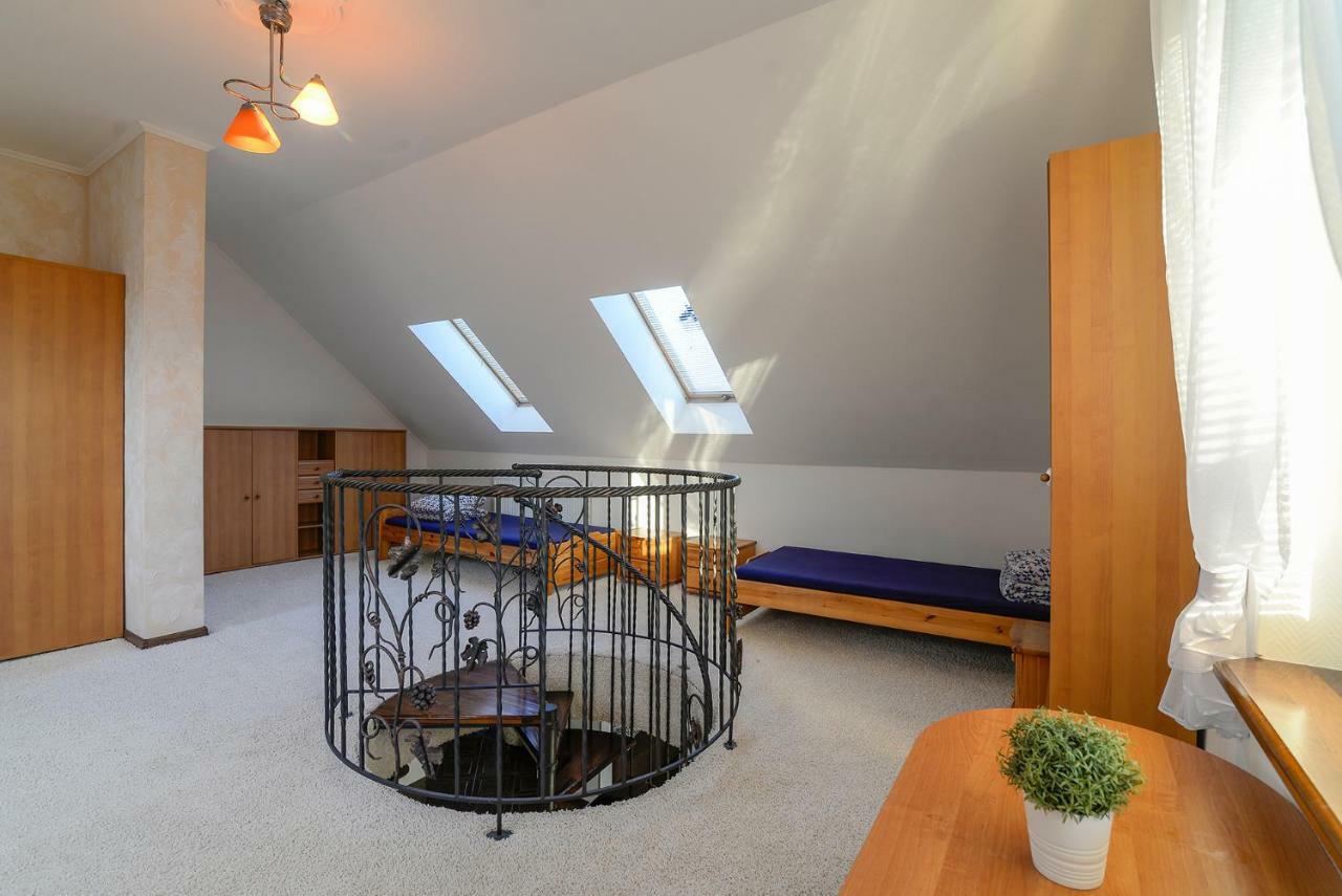 Pionow Rodzinne Apartamenty Urocza 10 Krynica Morska Buitenkant foto