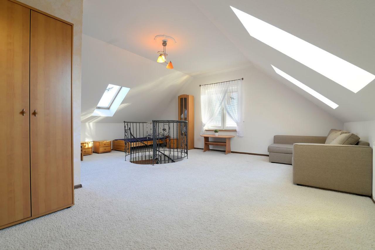 Pionow Rodzinne Apartamenty Urocza 10 Krynica Morska Buitenkant foto