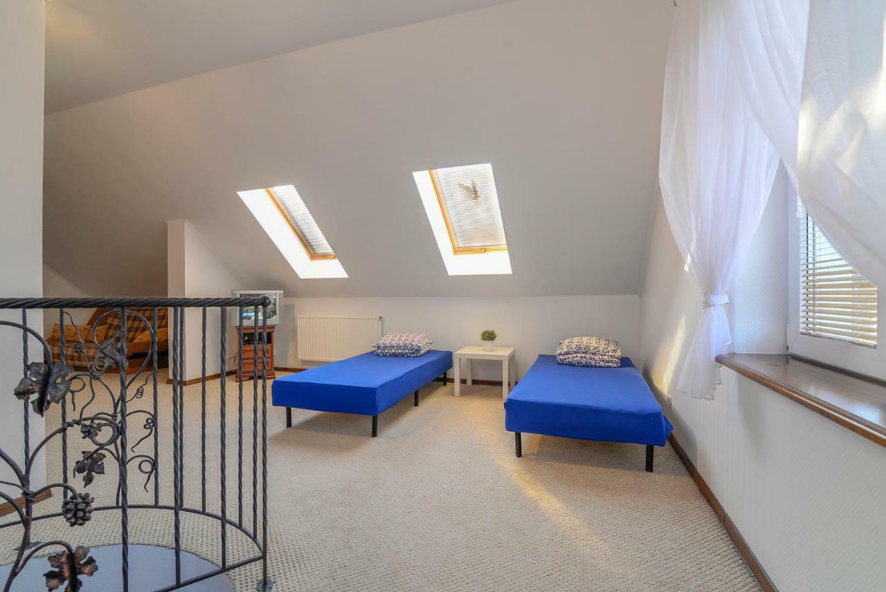 Pionow Rodzinne Apartamenty Urocza 10 Krynica Morska Buitenkant foto